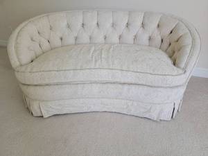 lot 47 image: Jacquard Cream Tufted Kidney Loveseat