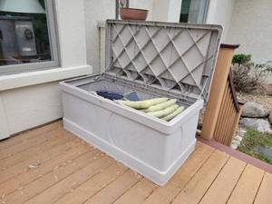 lot 122 image: Rugged Weatherproof Storage Chest