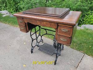 lot 124 image: Antique Davis Sewing Machine Original Tabel and Iron Stand