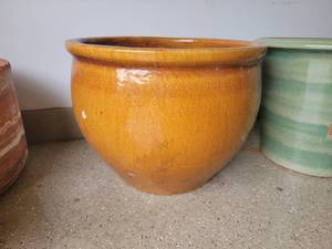 lot 89 image: 17 Planter Triplets