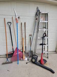 lot 189 image: Garage Household Tool Bundle