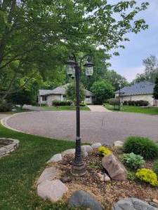 lot 127 image: 8 Foot Cast Aluminum Street Lamp