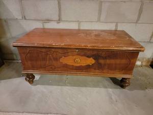 lot 195 image: Depression Cedar Lane Chest