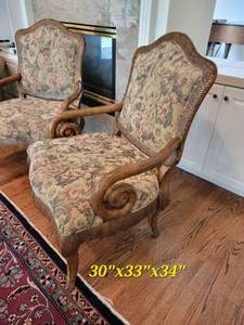 lot 20 image: Tuscan Contemporary Accent Chairs Set B