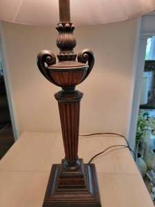 lot 55 image: Ribbed Column Urn Handled Table Lamp