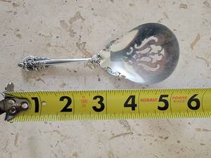 lot 2J image: Wallace Grand Baroque Sterling Silver Bon Bon Spoon