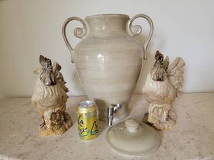 lot 302 image: Mocha Beverage Cooler Dispenser with Matching Chickens