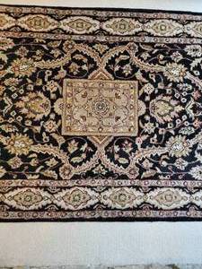 lot 139 image: Hand Tufted 100% Wool Area Rug  8 x 5