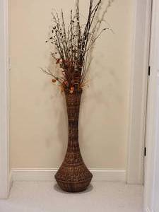 lot 298 image: Tall Wicker Basket Vase with Dried Flower Spray