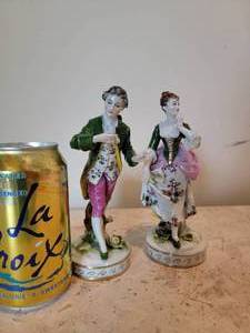 lot 382 image: Antique Porcelain Courting Couple Figurines