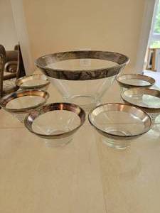 lot 226 image: MCM Dorothy Thorpe Silver Banded Nut Chip Set