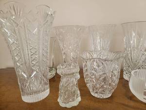 lot 227 image: Sparkling Crystal Vase Collection