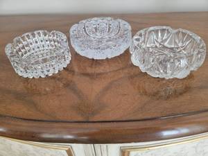 lot 227B image: Cut Crystal Ash Trays