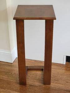 lot 252 image: Modern Solid Wood Side Table