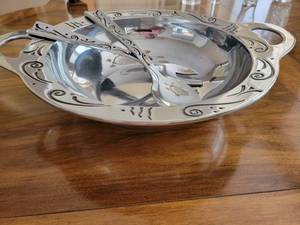 lot 205 image: Lenox Spyro Pasta Bowl with Utensils