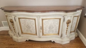 lot 5 image: Stunning French Provincial Buffet