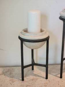 lot 281 image: Chic Modern Candle Holder Dcor