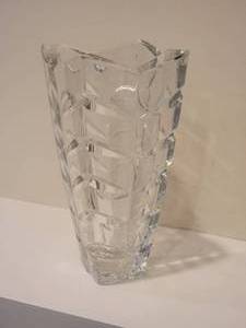 lot 156 image: Elegant Lenox Fine Crystal Vase