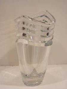lot 152 image: Stunning Lenox Fine Art Crystal Vase