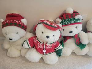 lot 362 image: Festive Santa Bear Collection
