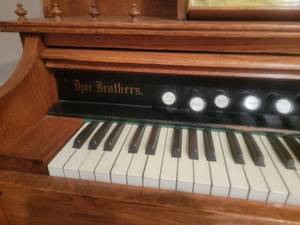 lot 6 image: Historic Local Pedal Organ by Dyer Brothers - St. Paul