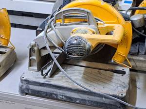 lot 8 image: DeWalt 14 Chop Saw DW871