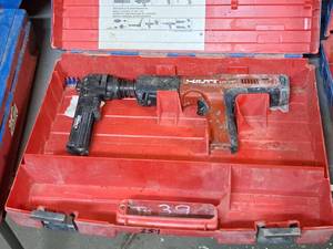 lot 31 image: Hilti Fully Automatic Powder-Actuated Nailer DX351 with Nail Magazine X-MX32 and a Plastic Carry Case