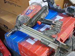 lot 43 image: Powers Trak-It c5 Fastener System