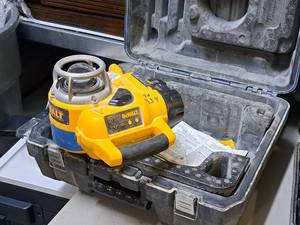lot 45 image: DeWalt 9.6-18V Rotary Laser DW077 with (2) Batteries and a Case
