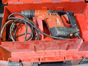 lot 47 image: Hilti Rotary Hammer Drill TE5 with Case