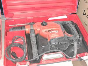 lot 52 image: Hilti 1100W Hammerdrill TE56 with Case