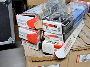 lot 104 image: Lot of (6 Boxes) Grabber Construction Products Phosphate Coated Drywall Screws 1000-count 6x2
