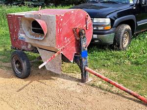 lot 1 image: Essick Towable Cement Mixer 120E