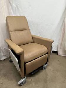 lot 5 image: Medichoice Medical Patient Recliner Chair With Slide Out Footrest & Pop Up Side Trays - Good Condition