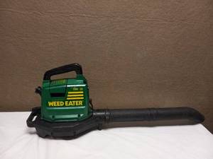 lot 25 image: WEED EATER GAS POWERED LEAF BLOWER