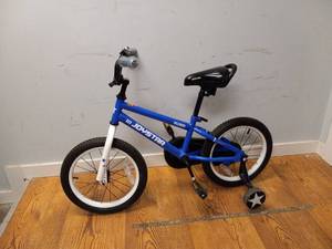 lot 44 image: 16 JOYSTAR BIKE