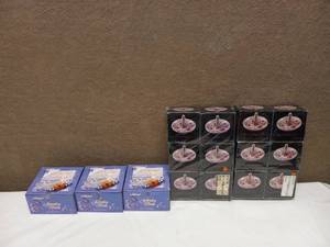 lot 53 image: NEW RING HOLDERS & MUSICAL JEWELRY BOX