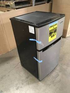Magic Chef 3.1 cu. ft. Mini Fridge in Stainless Look  Customer Returns See Pictures