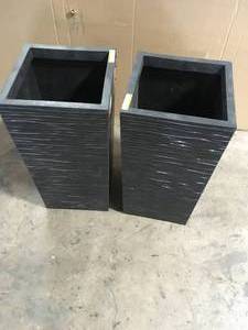 2 Losts of Tierra Verde Serenity 13.5 in. x 26 in. Slate Rubber Self-Watering Decorative Pot   Customer Returns See Pictures
