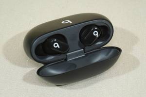 lot 28 image: Beats Studio Buds Black