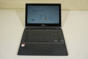 lot 33 image: Acer Spin 311 11.6 Chromebook Laptop