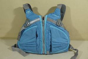 lot 109 image: Stohlquist Adult Life Vest MDLG