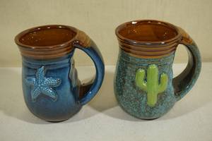 lot 127 image: 2 Cape Shore Handwarmer Coffee Mugs