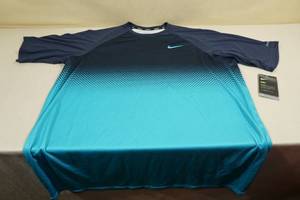 lot 176 image: Nike Dry-Fit UV T-Shirt -XL Tall Blue