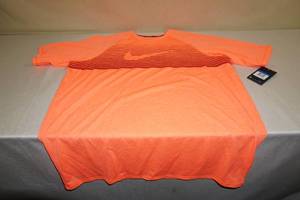 lot 177 image: Nike Dry-Fit UV T-Shirt -XL Tall Orange