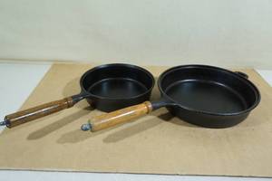 lot 178 image: Seasoned Cast Iron Pans -10 & 8