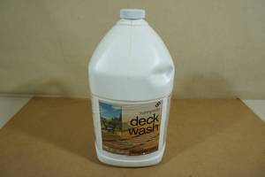 lot 195 image: 1 Gallon Sunny Side Deck Wash
