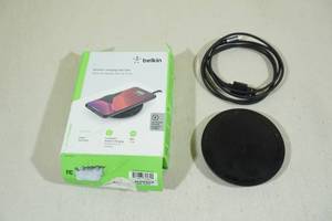 lot 213 image: Belkin Wireless Charging Pad 10W