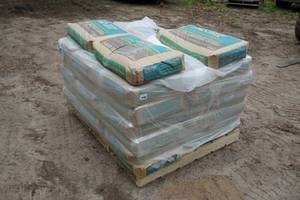 lot 5 image: 33 92.6 Lb Bags of Tech Mix Portland Limestone Cement