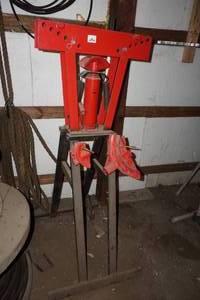 lot 11 image: 12 Ton Hydraulic Pipe Bender
